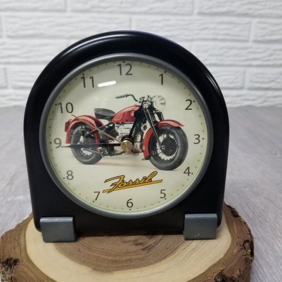 Fossil solid wood motorcycle desk clock - Picture 9 of 9
